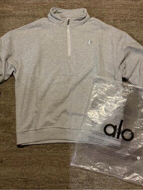 ALO Yoga  Gray Quarter-Zip Pullover Sweater